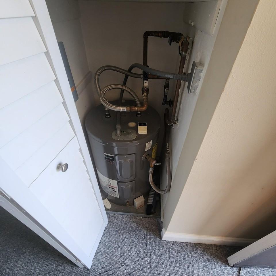 21902 Lake Forest Cir #206 - Photo 2 of 14