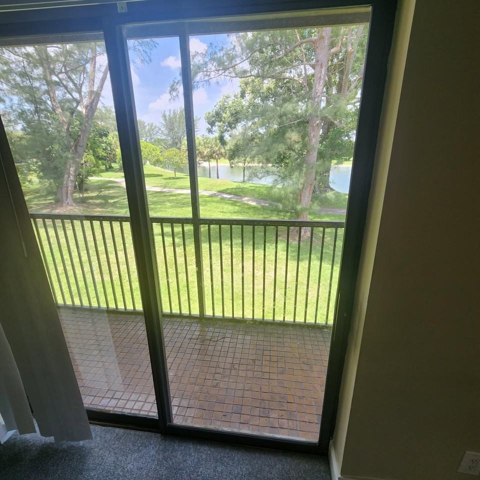 21902 Lake Forest Cir #206 - Photo 3 of 14