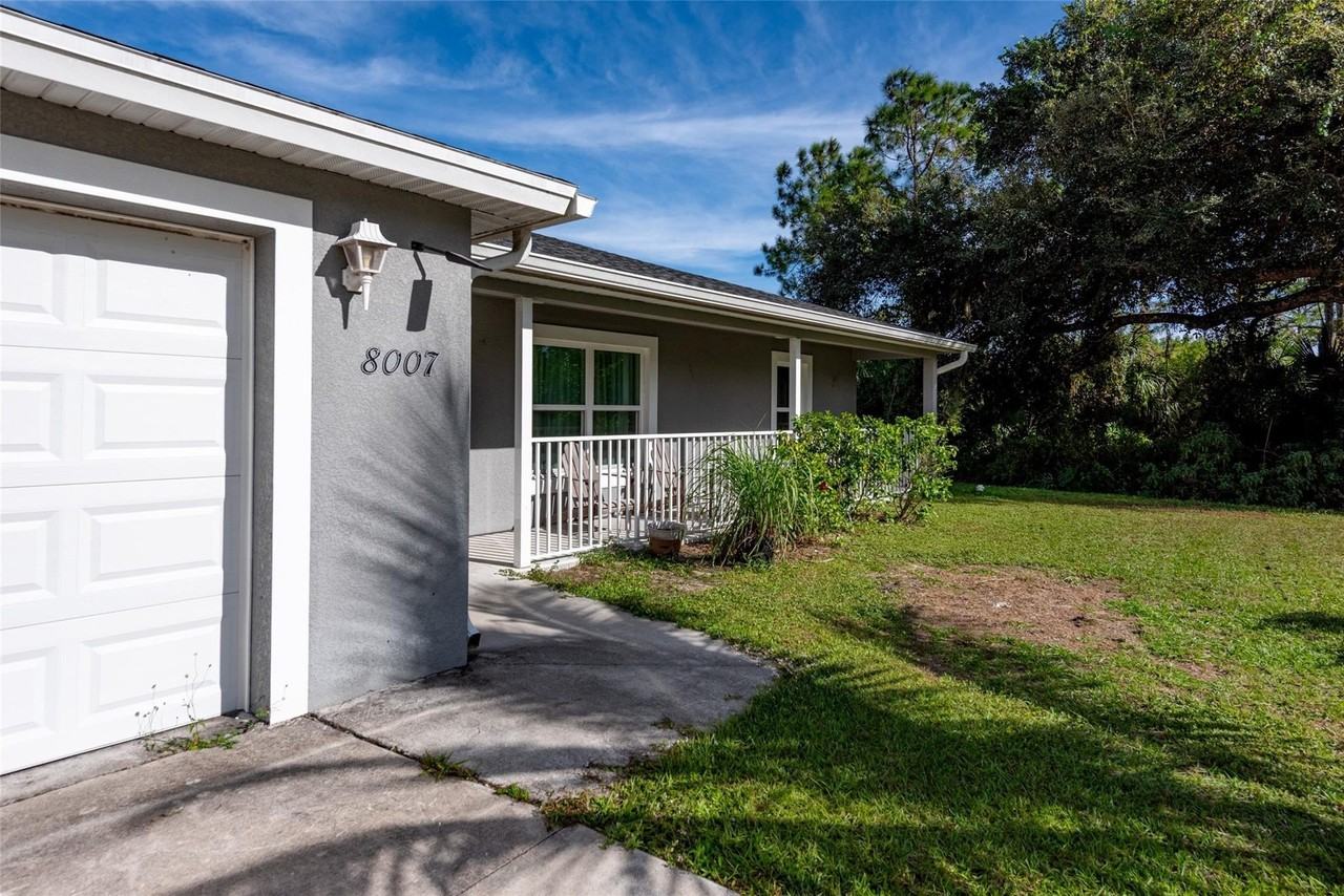 8007 Royal Ct - Photo 4 of 43
