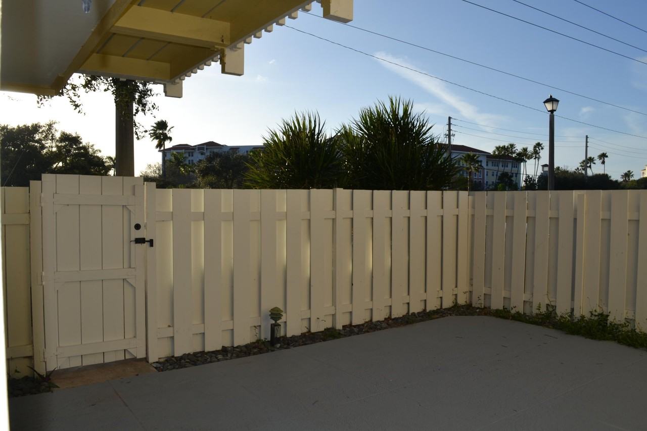 176 Seabreeze Cir - Photo 4 of 28