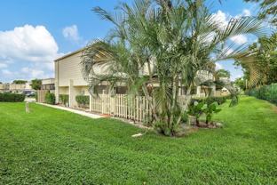 1558 Shaker Cir - Photo 1 of 1