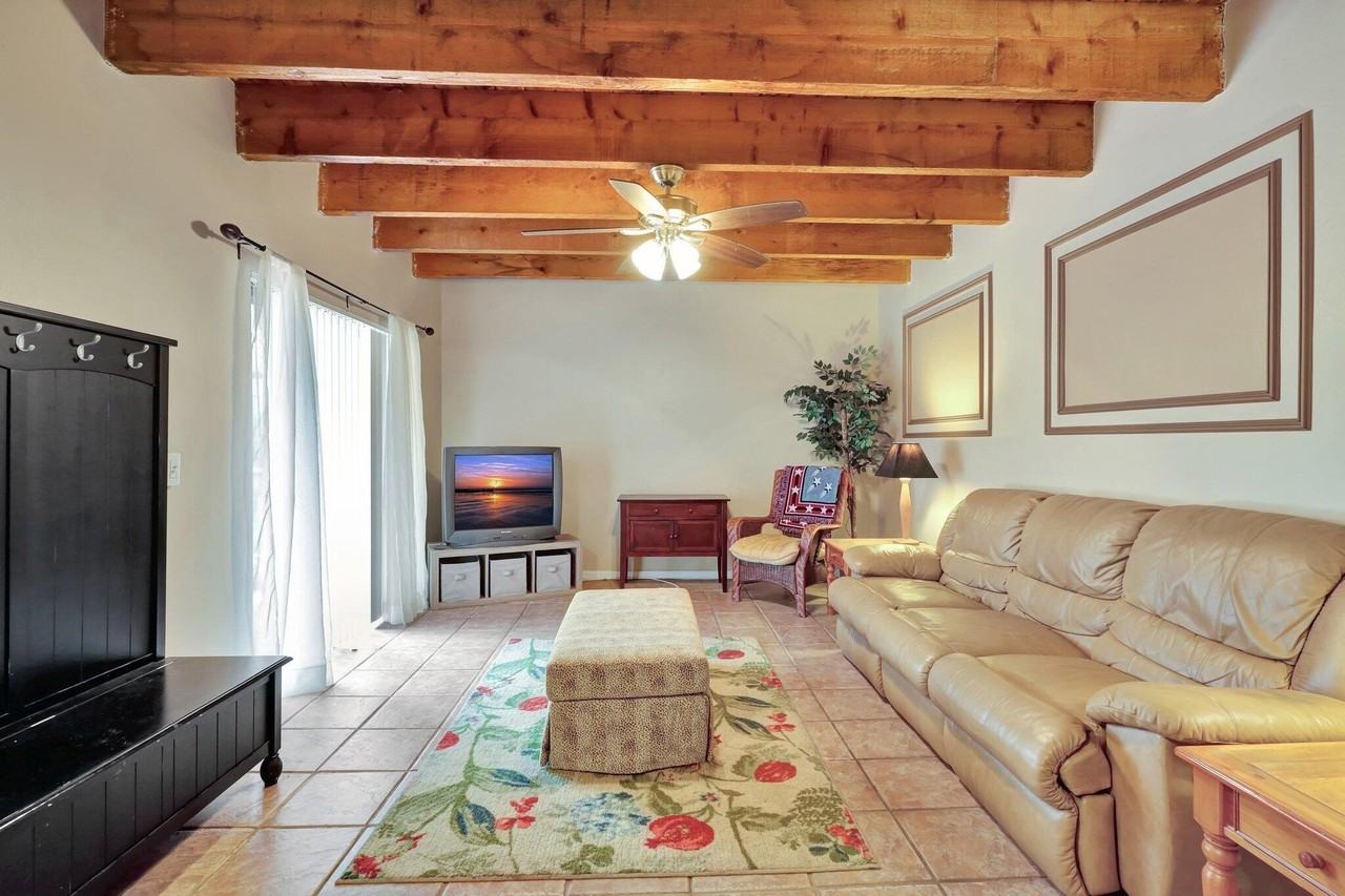 1558 Shaker Cir - Photo 4 of 27