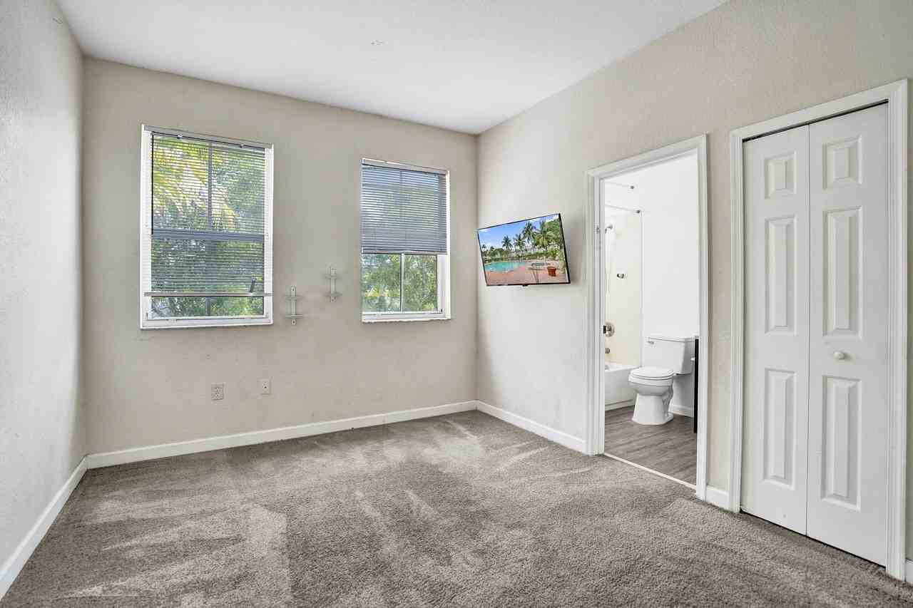 3911 Shoma Dr - Photo 5 of 44