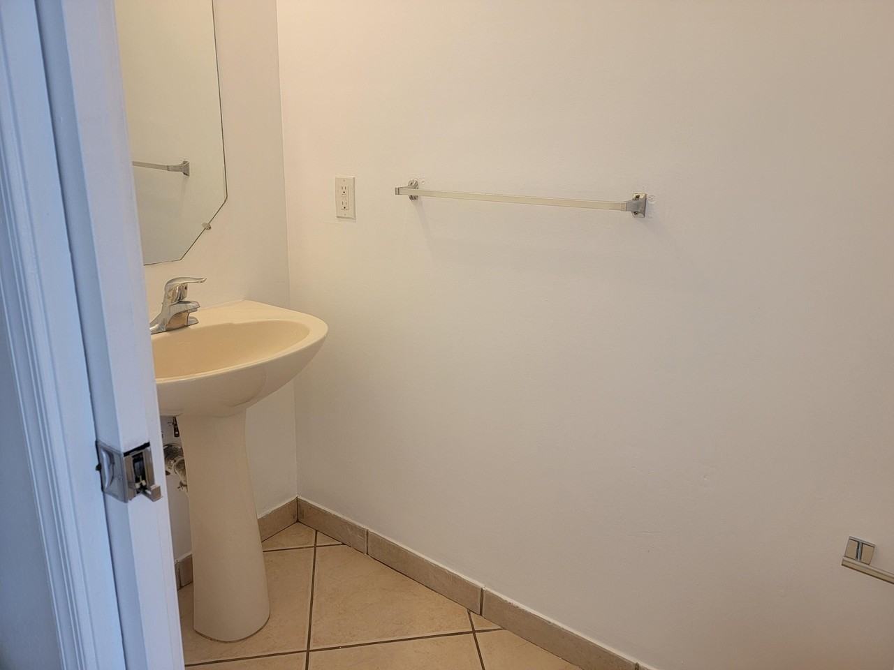 2603 Sw 82nd Ave #106 - Photo 4 of 11