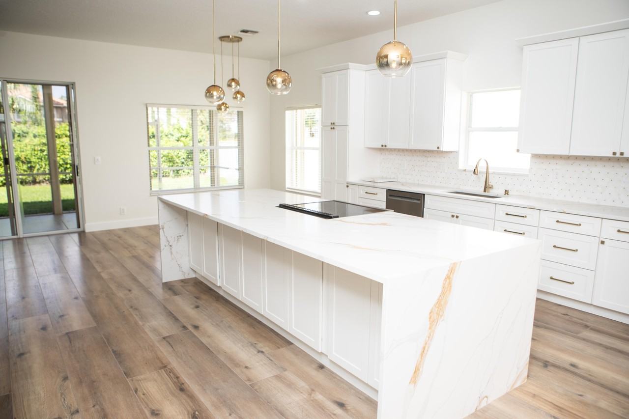 10881 La Salinas Cir - Photo 4 of 50