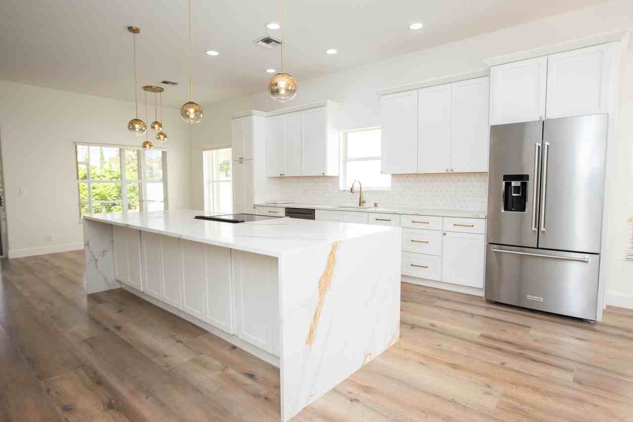 10881 La Salinas Cir - Photo 5 of 50