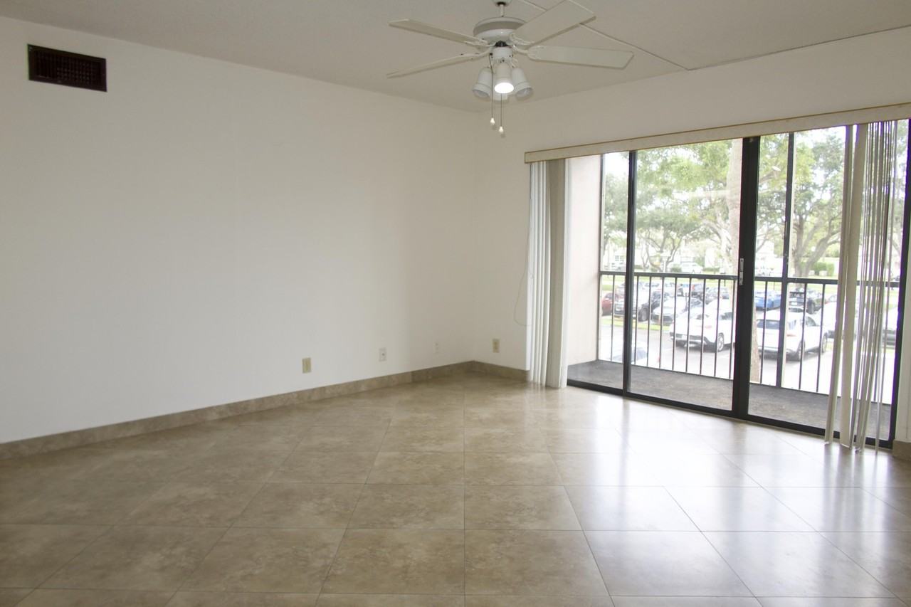208 Foxtail Dr #D2 - Photo 7 of 40