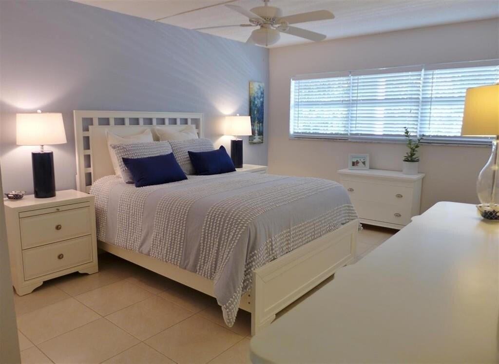 605 Oaks Dr #503 - Photo 4 of 12
