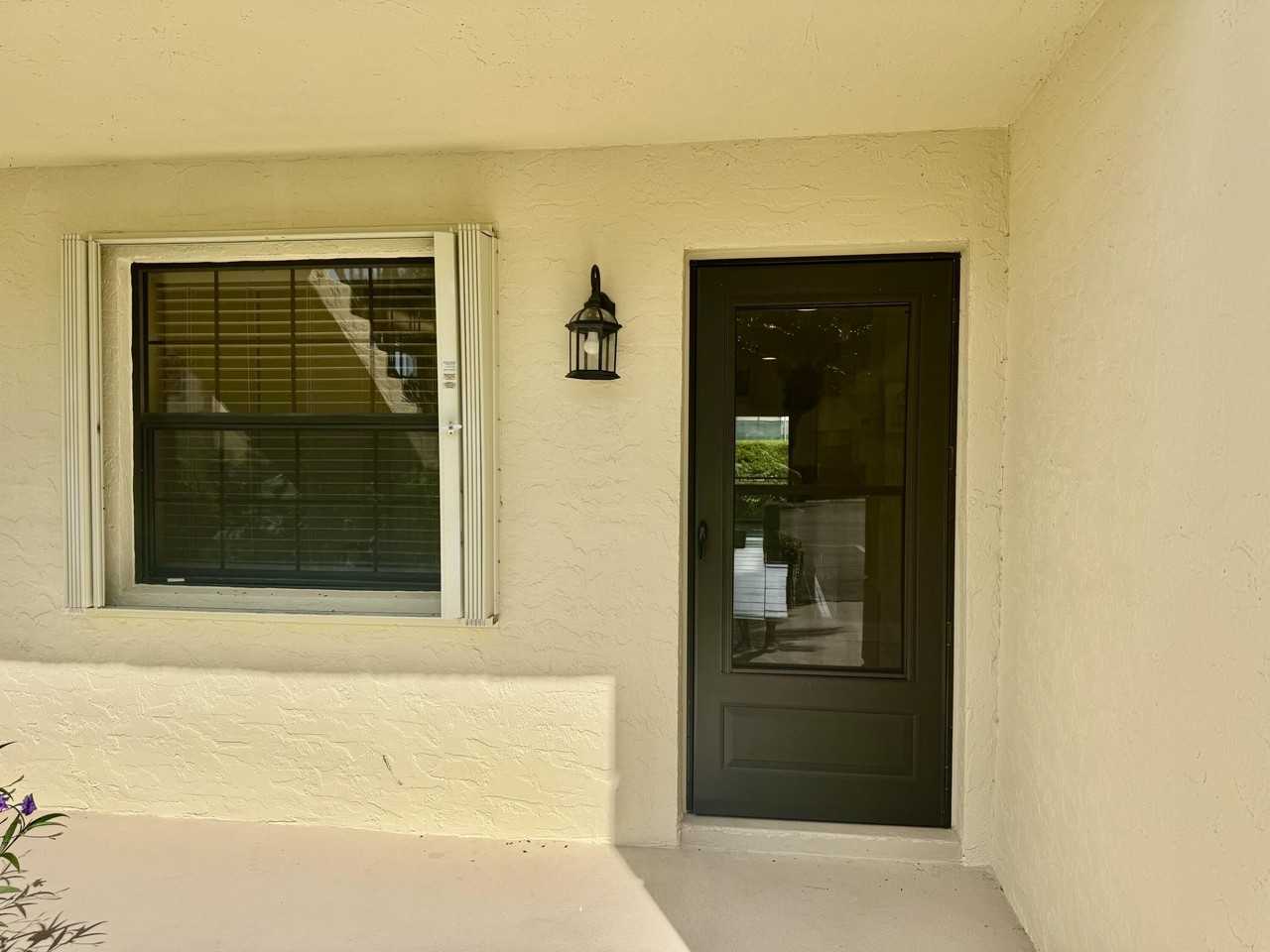 901 Pinecrest Cir #B - Photo 2 of 27