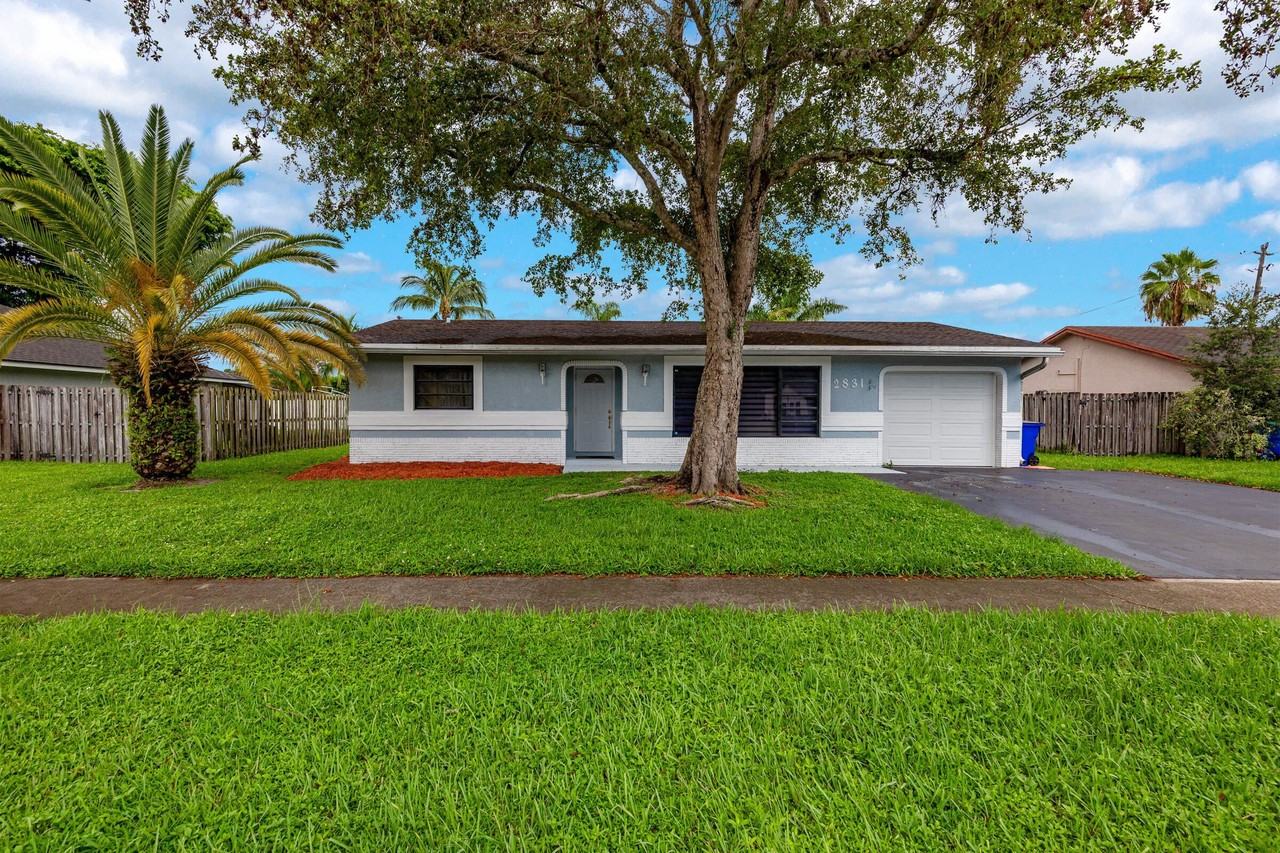 2831 Nw 51st Ter - Photo 2 of 29