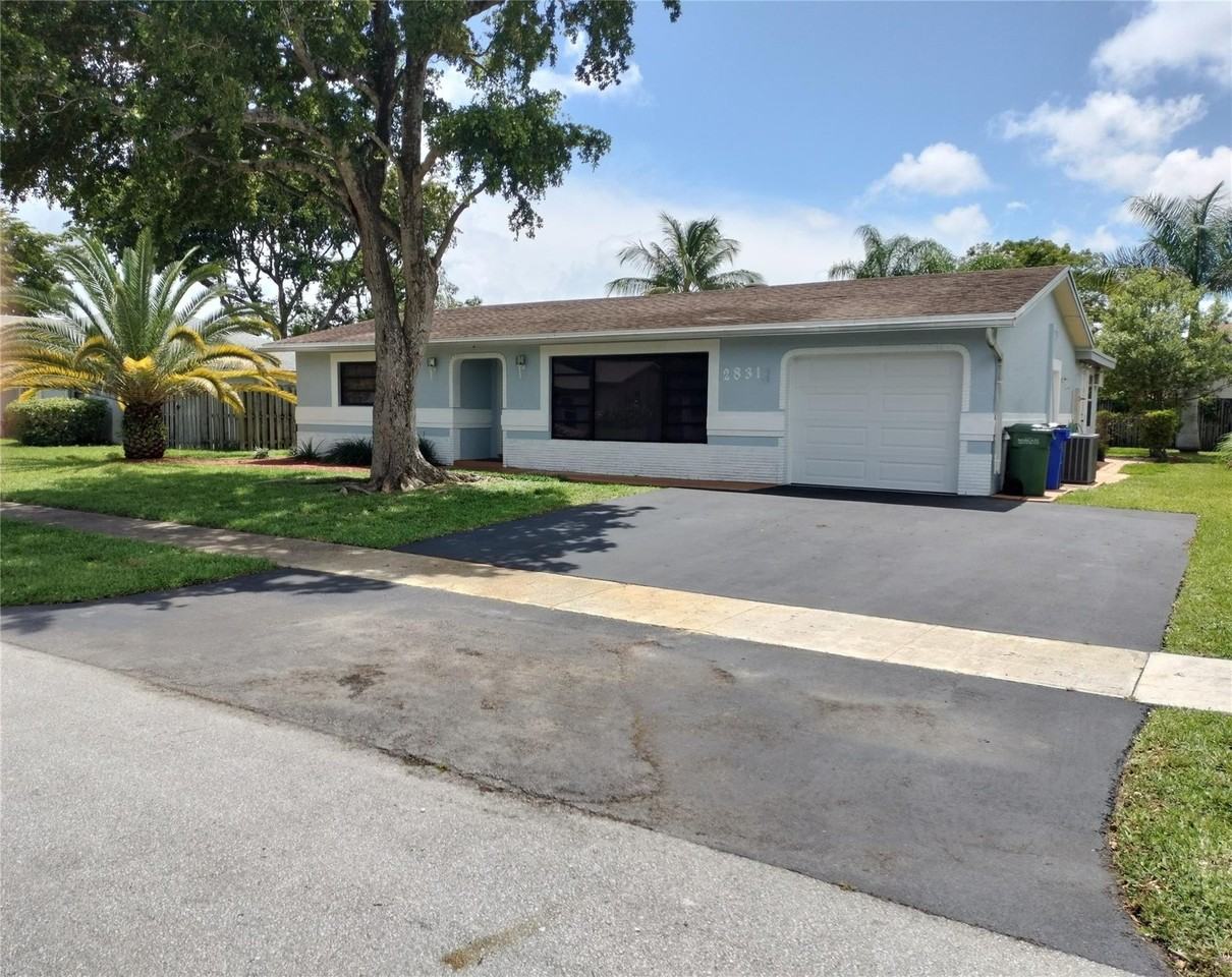2831 Nw 51st Ter - Photo 3 of 29