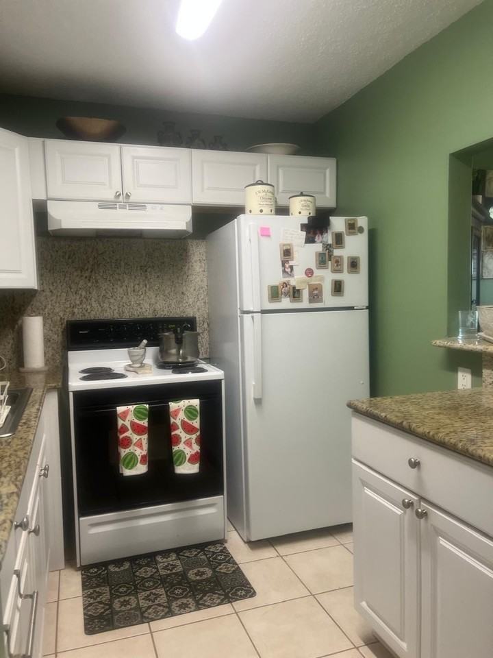 102 Sheffield E #102 - Photo 2 of 9