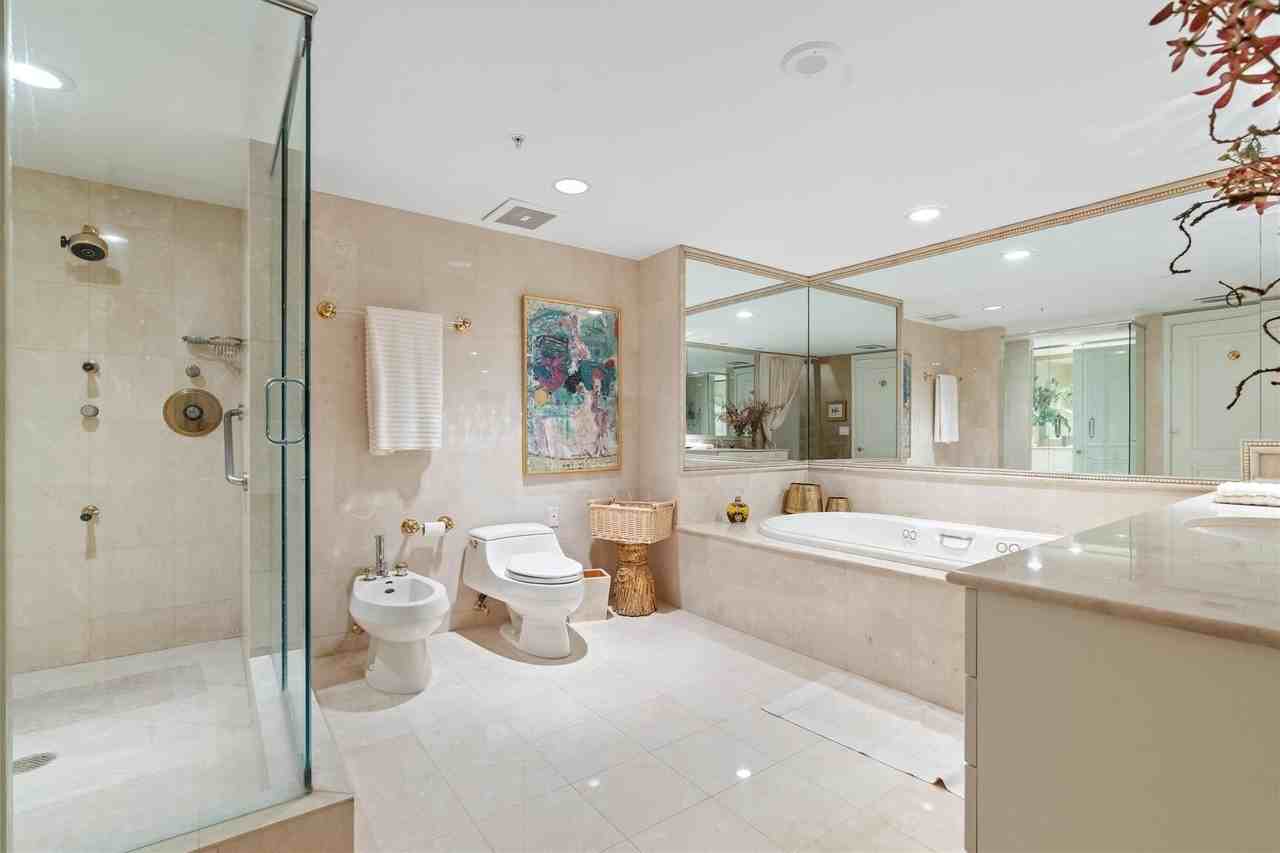 209 N Birch Rd #401 - Photo 7 of 40