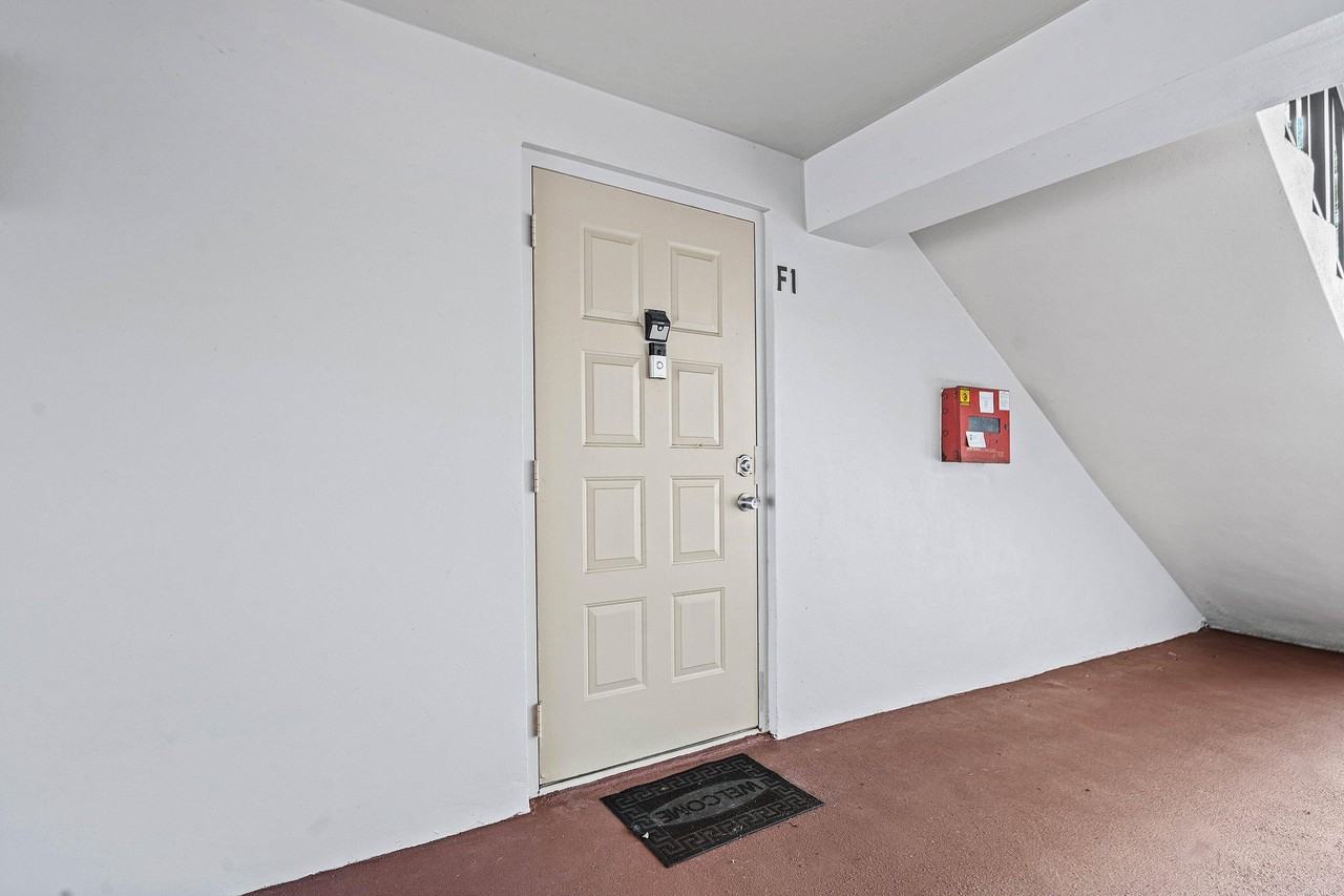 204 Foxtail Dr #F1 - Photo 3 of 24