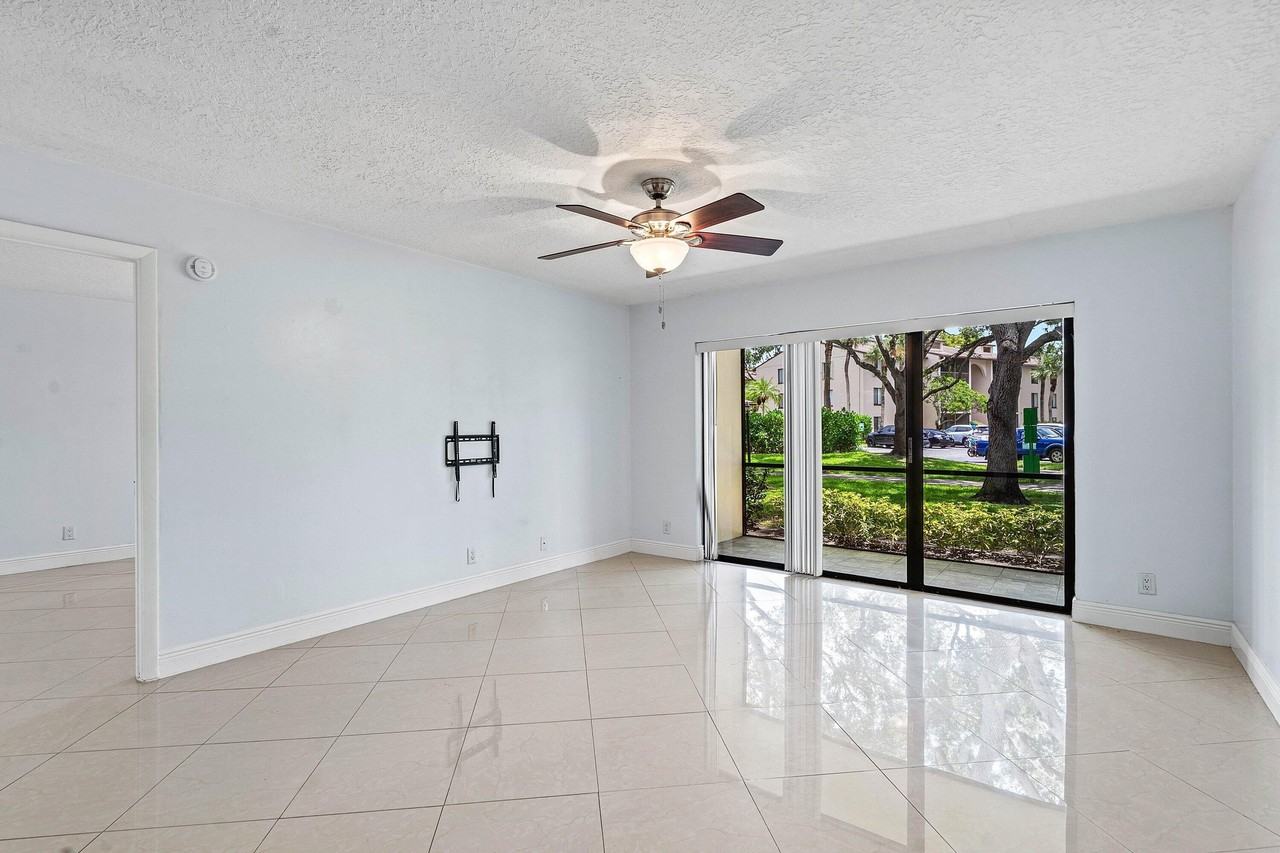 204 Foxtail Dr #F1 - Photo 5 of 24