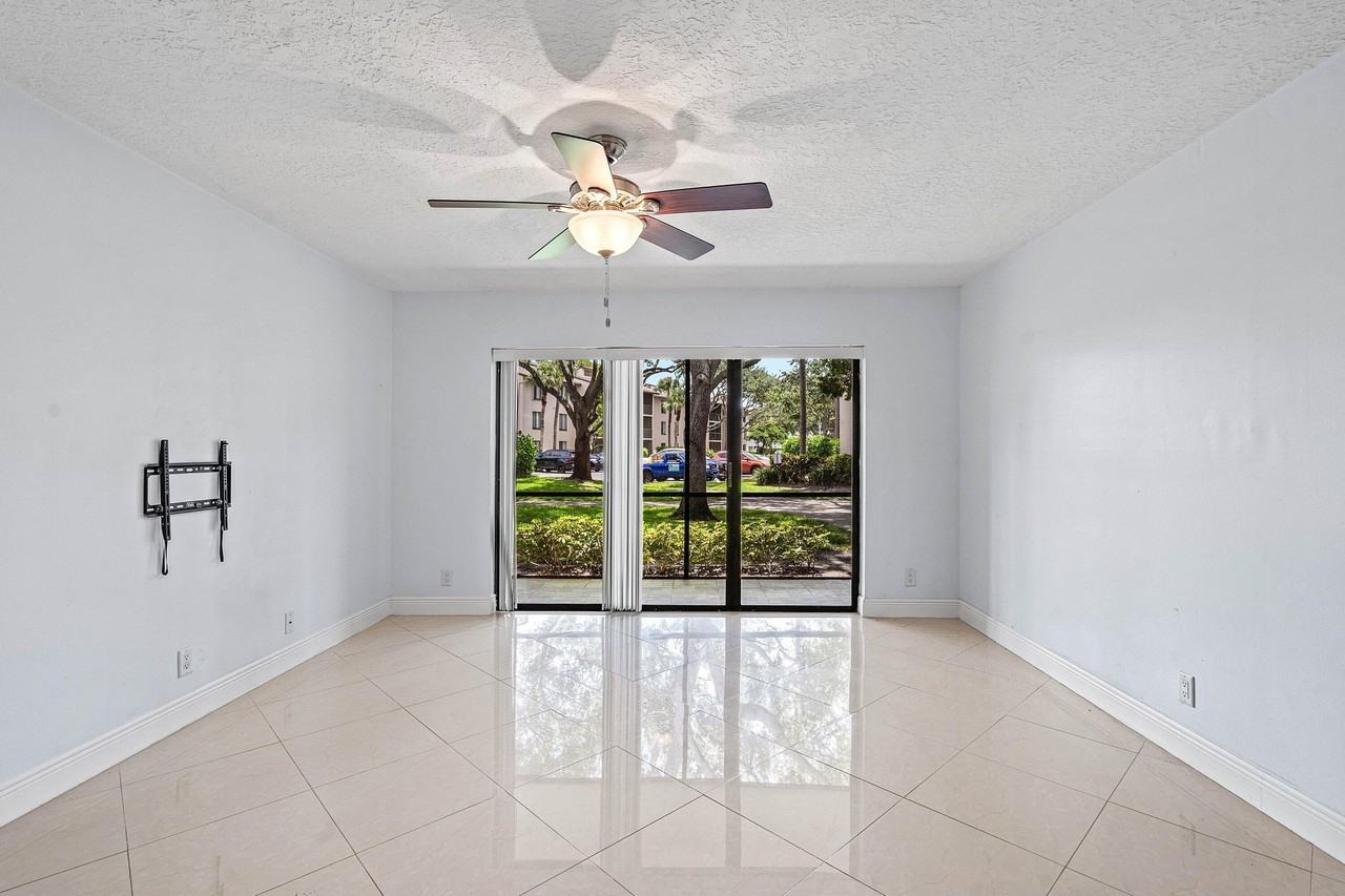 204 Foxtail Dr #F1 - Photo 6 of 24