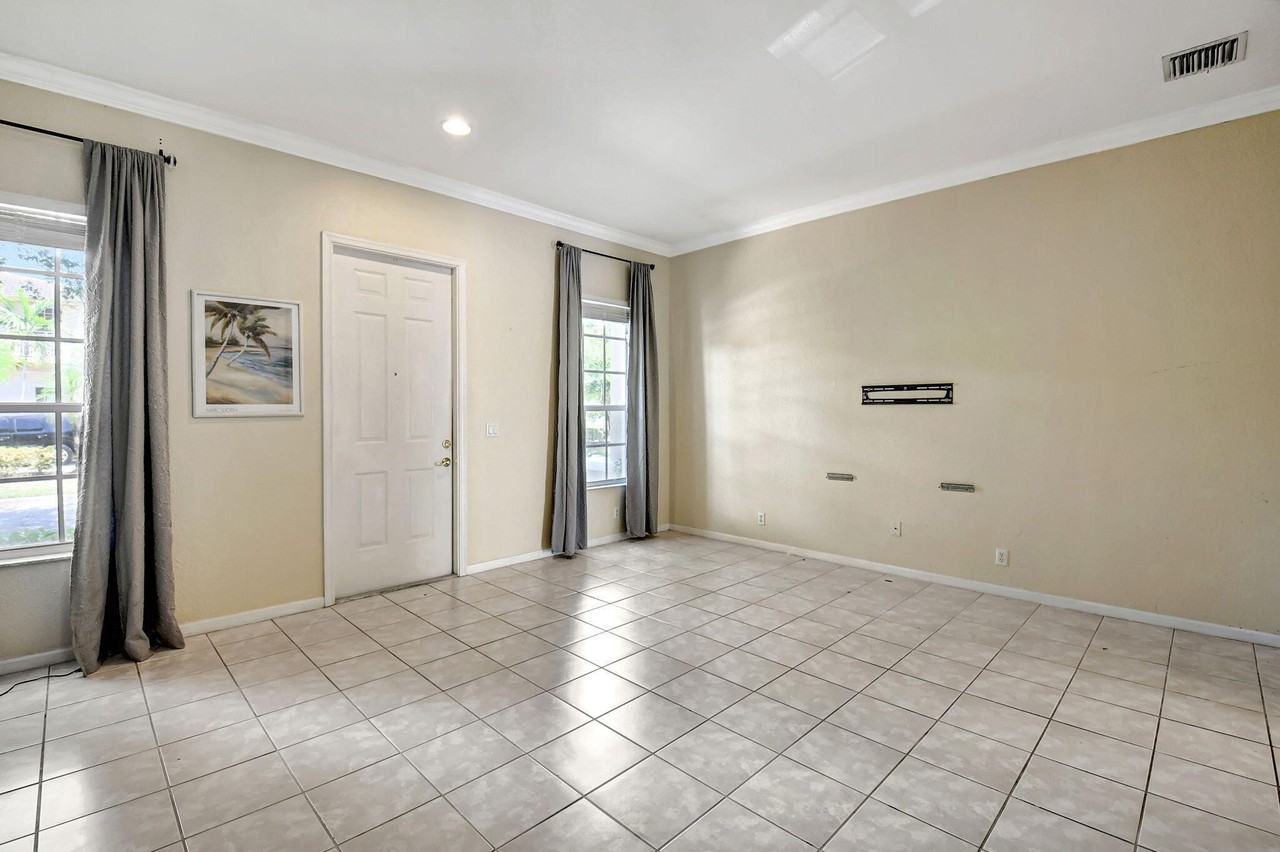 608 Nw 25th Ave - Photo 4 of 36