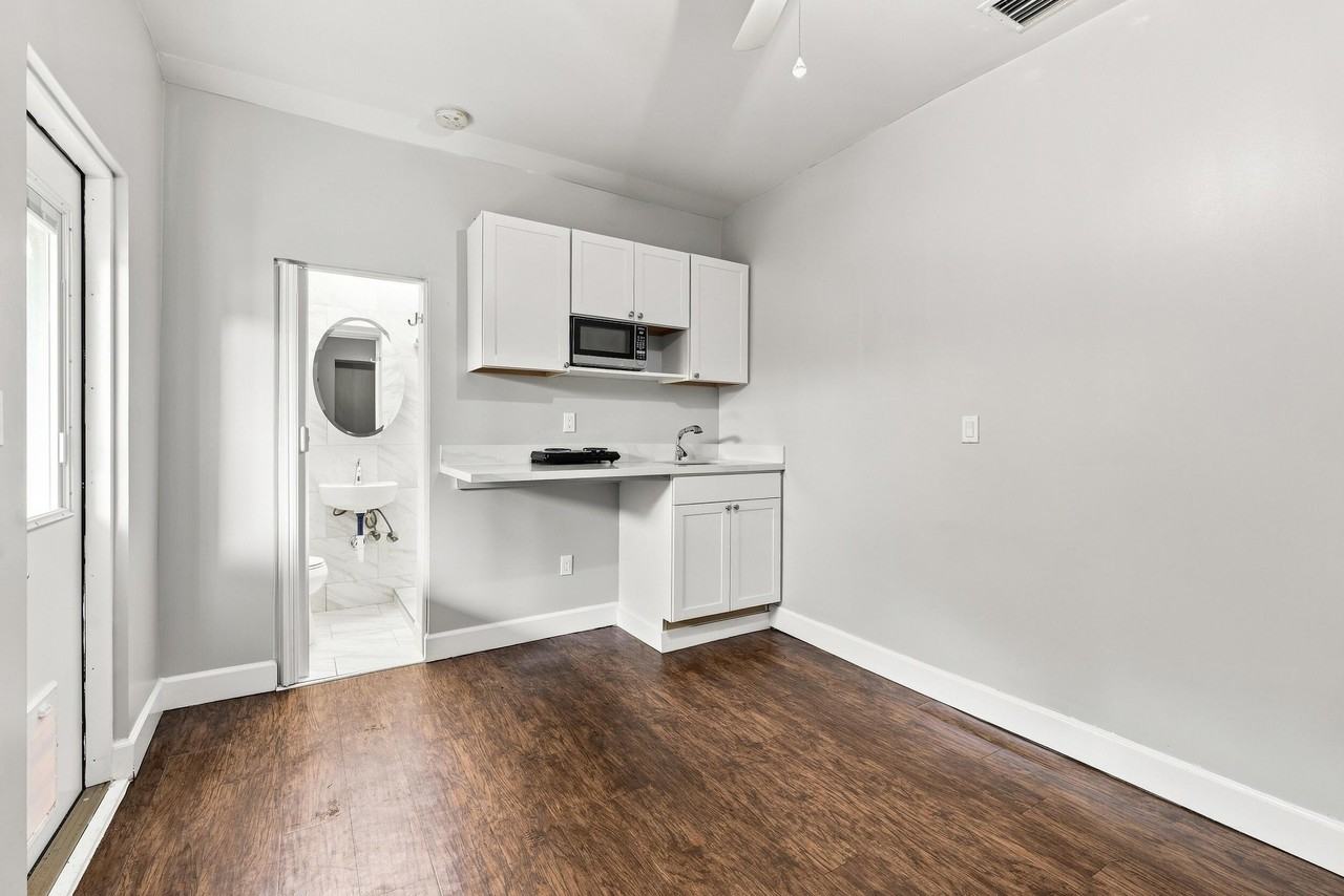 7780 Nw 40th St #A - Photo 6 of 11