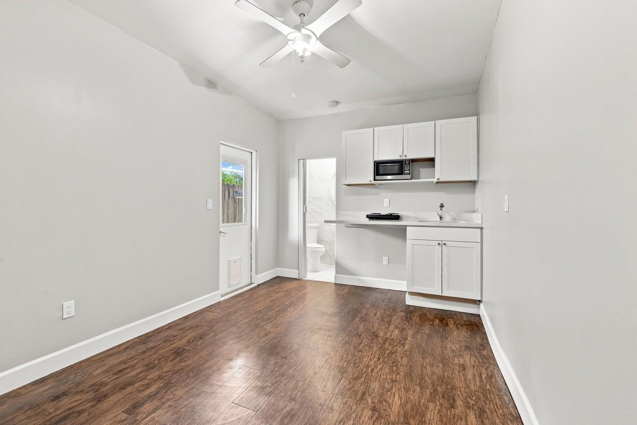 7780 Nw 40th St #A - Photo 7 of 11