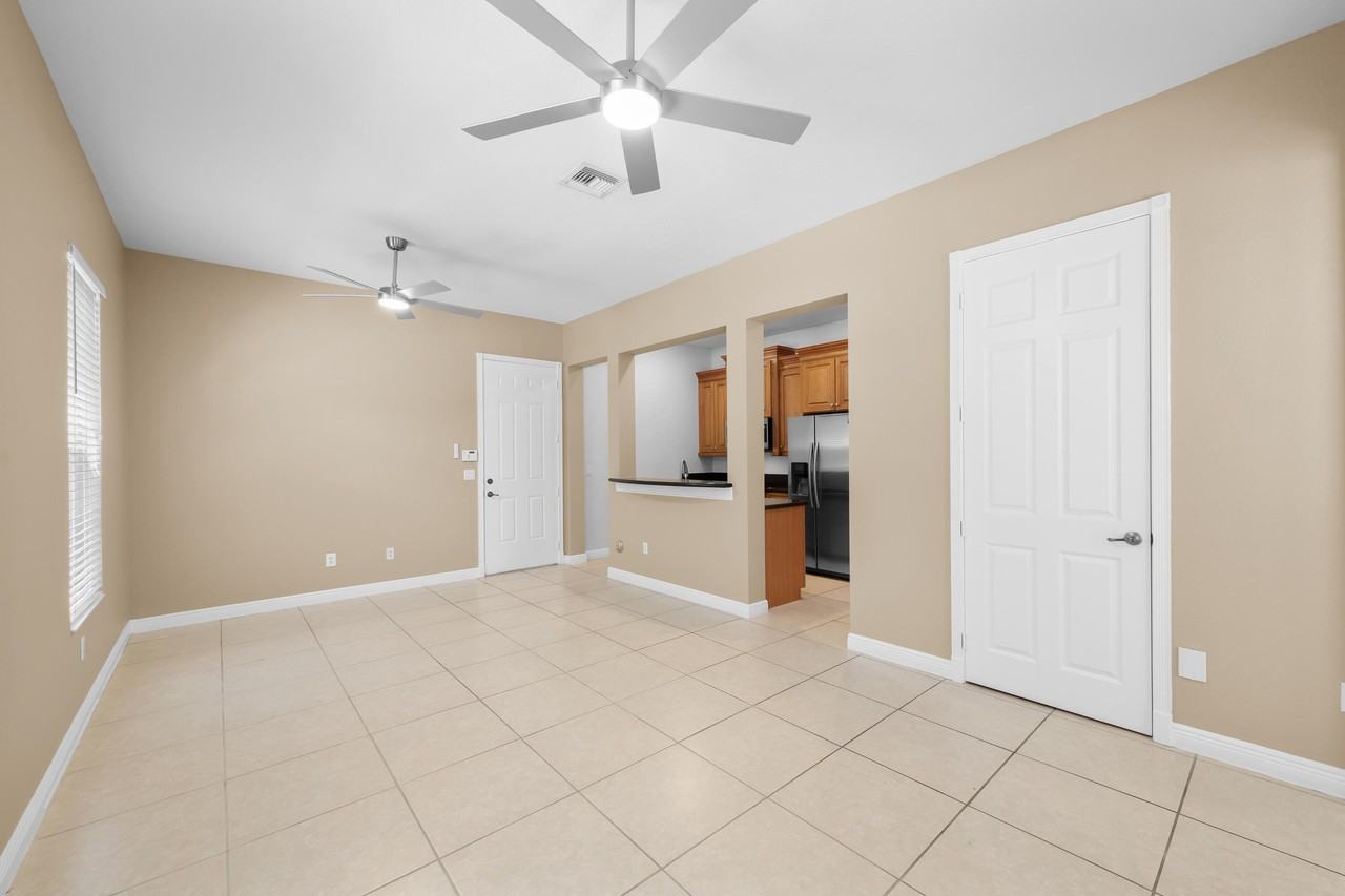 870 Nw 83rd Ln - Photo 7 of 28