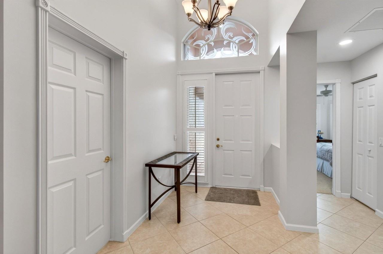 9895 Tallyrand Dr - Photo 6 of 28