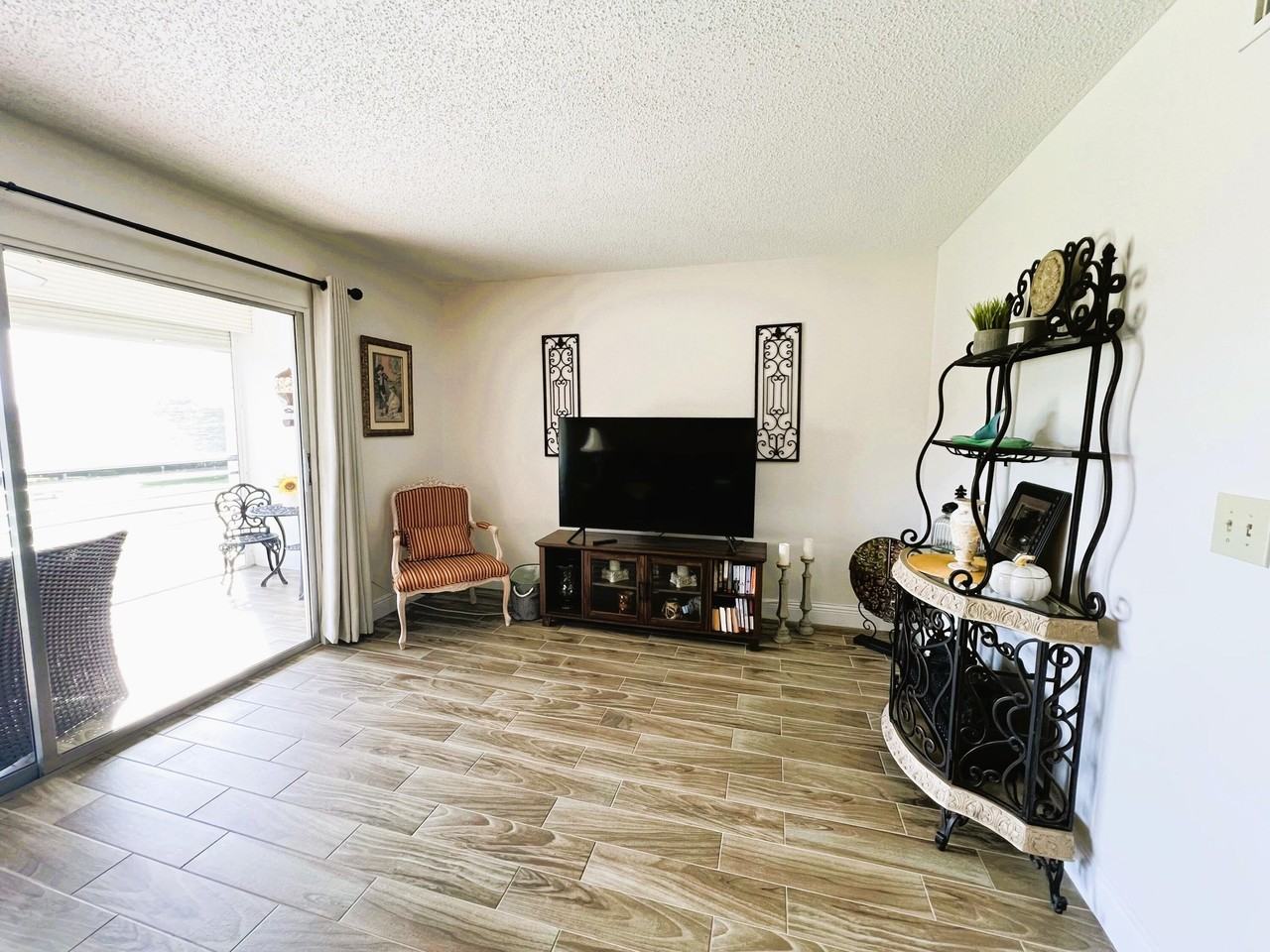 3402 Bimini Ln #G4 - Photo 4 of 21