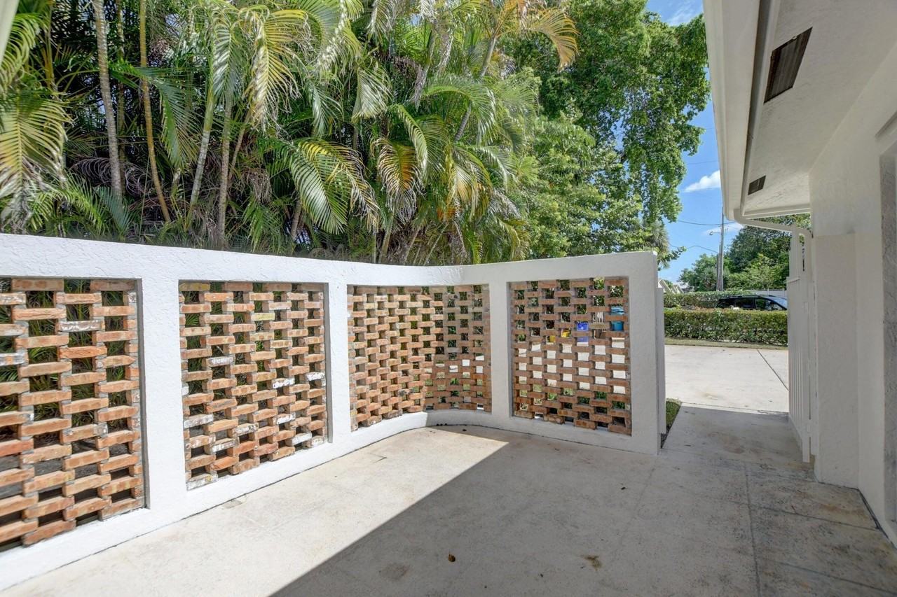 2177 Se 1st St #A - Photo 7 of 24