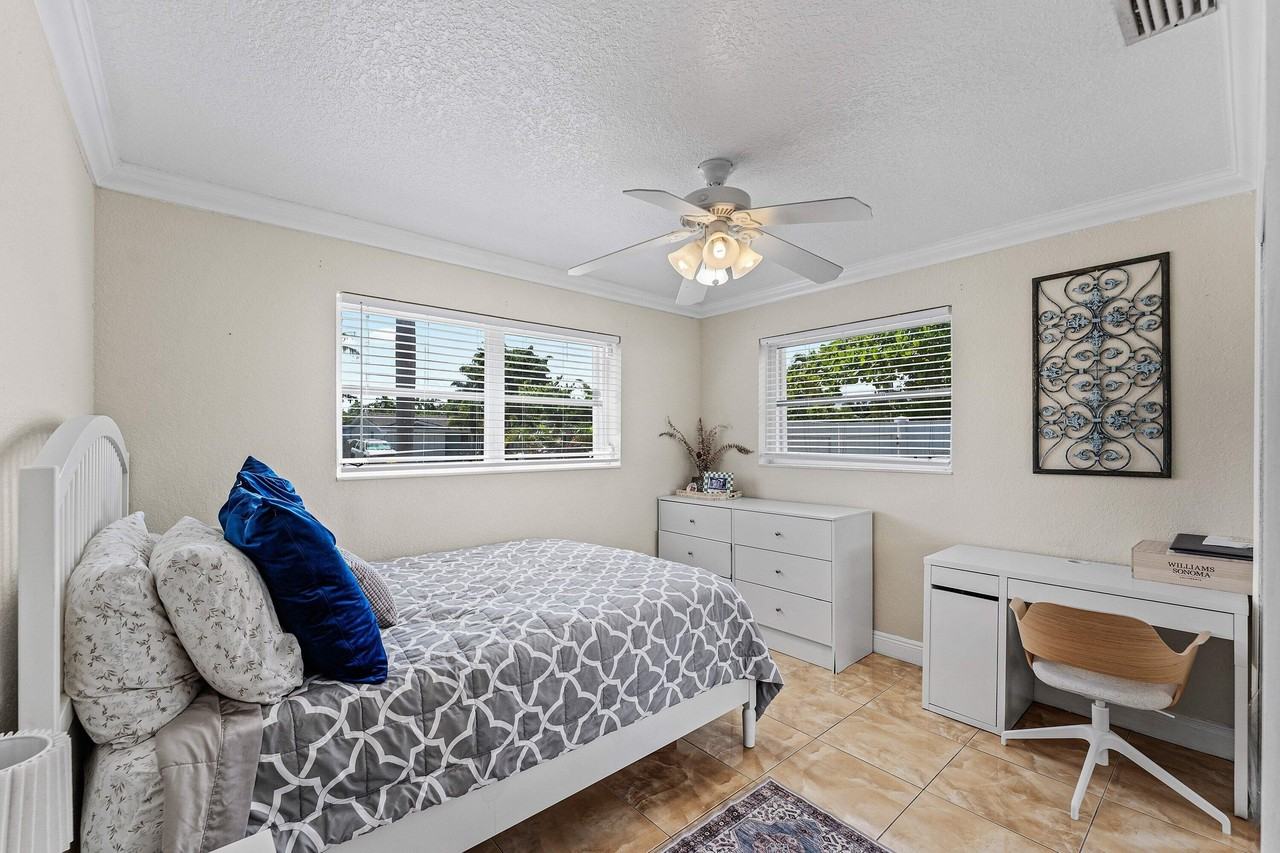 4481 Sw 37th Ave - Photo 5 of 31