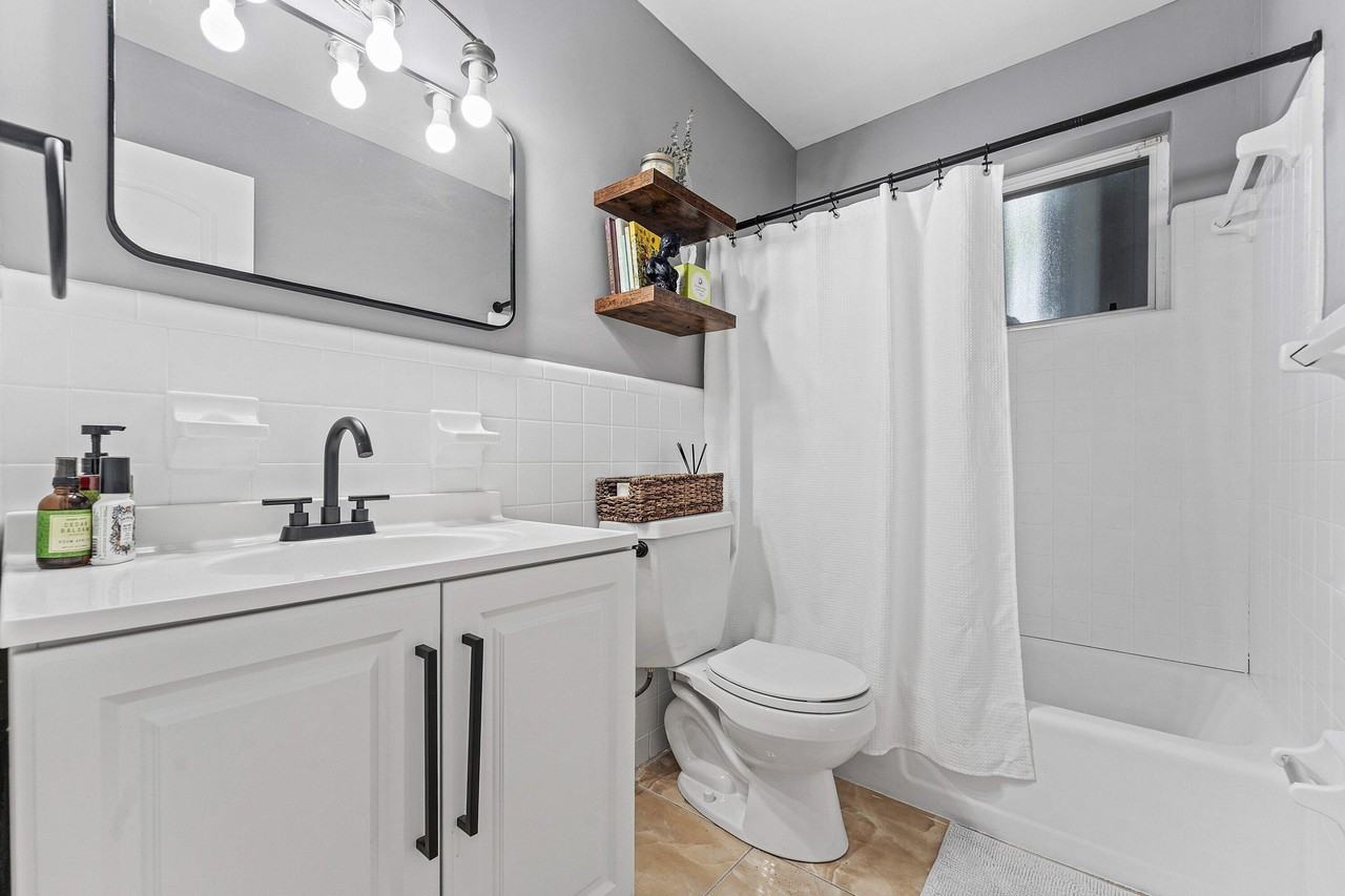 4481 Sw 37th Ave - Photo 6 of 31