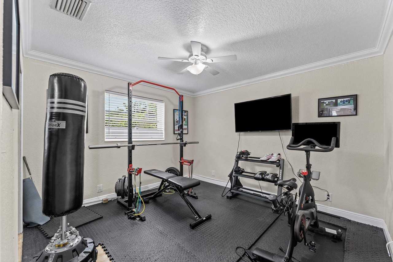 4481 Sw 37th Ave - Photo 7 of 31