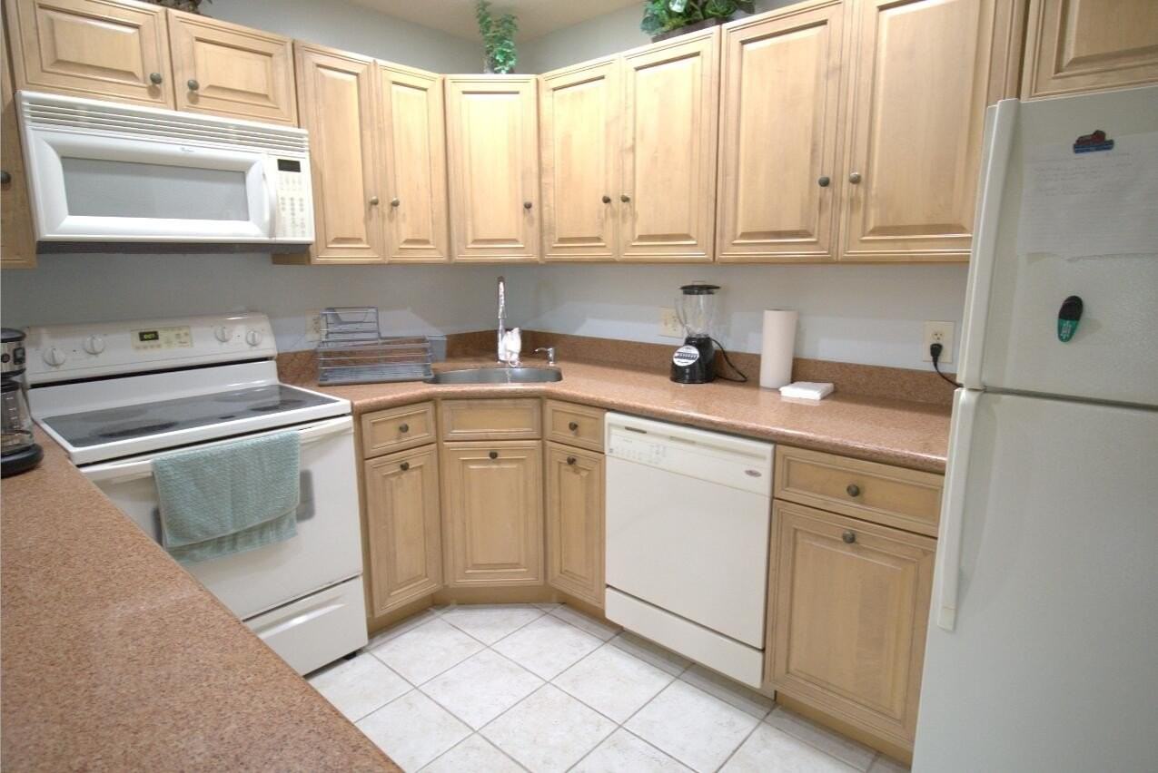3561 Pine Needle Dr #D2 - Photo 4 of 10