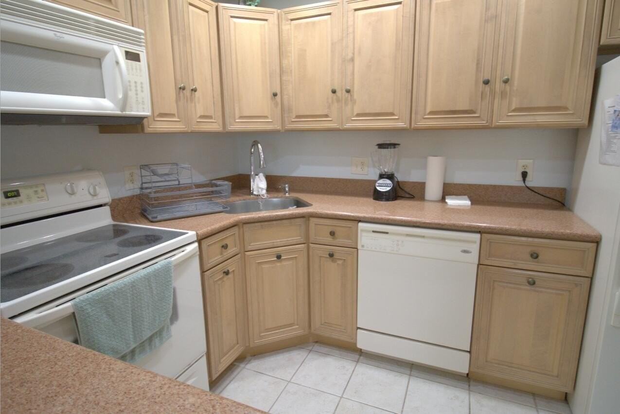3561 Pine Needle Dr #D2 - Photo 5 of 10