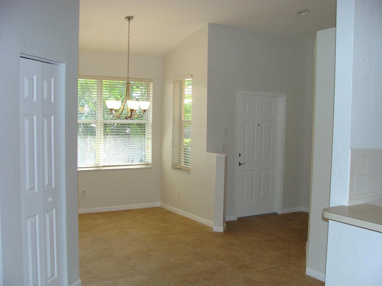369 W Coral Trace Cir - Photo 4 of 16