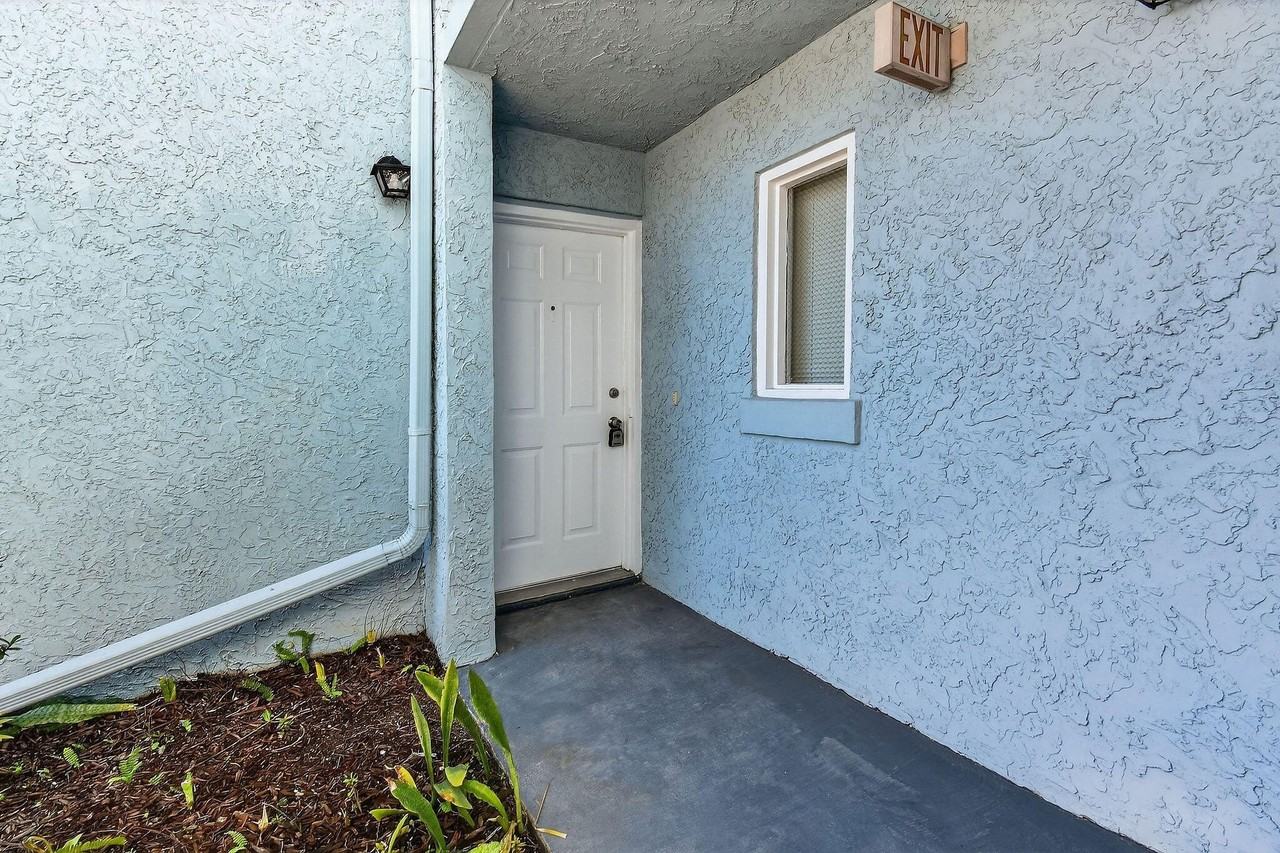 1620 Se Green Acres Cir #N103 - Photo 2 of 17