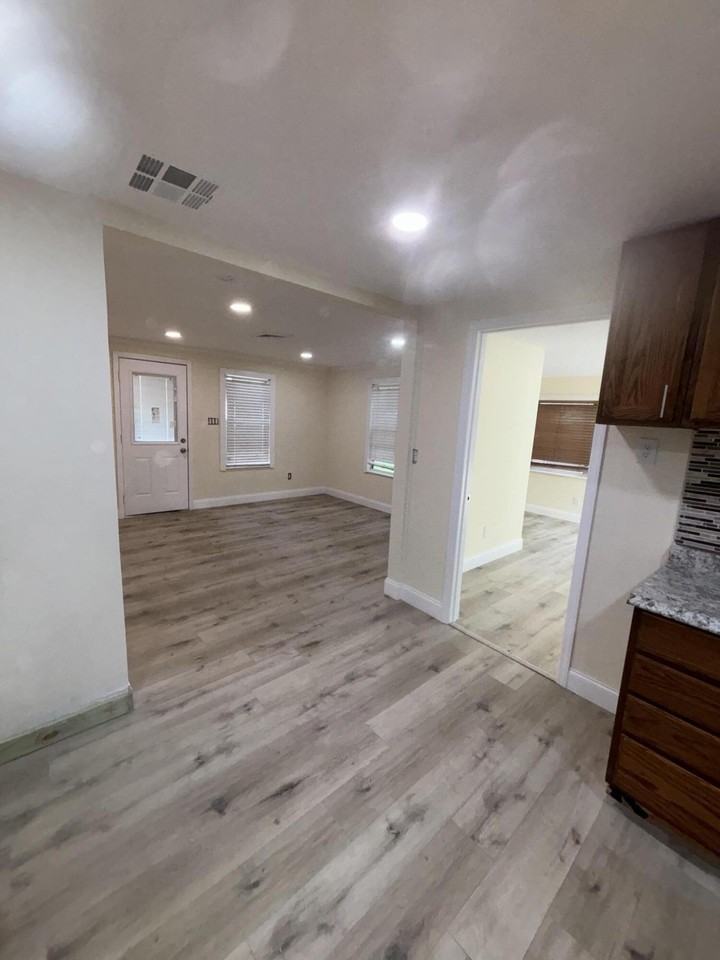 1717 Linwood Ave - Photo 4 of 8