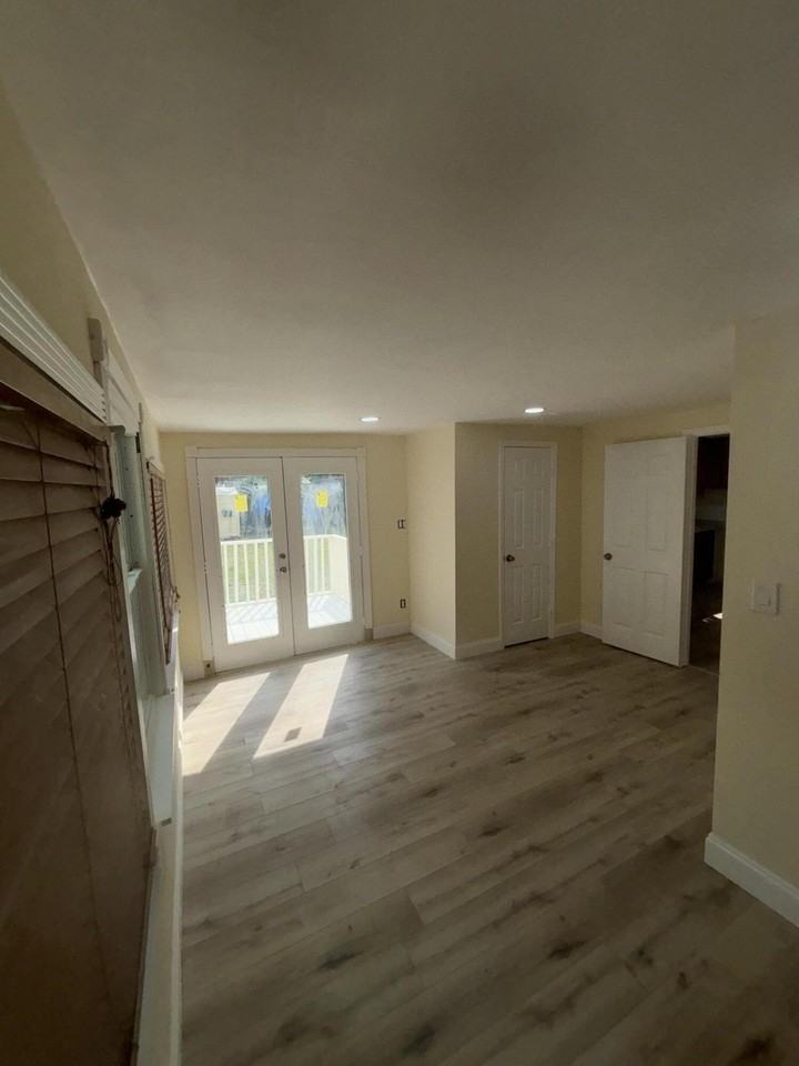 1717 Linwood Ave - Photo 5 of 8