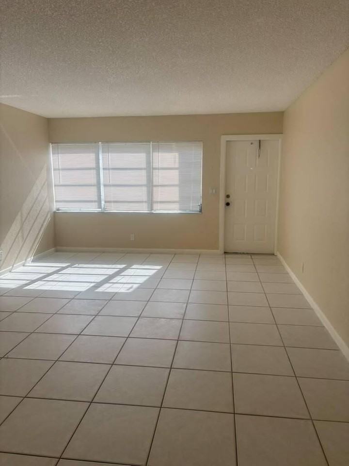 9980 Twin Lakes Dr #35C - Photo 2 of 5