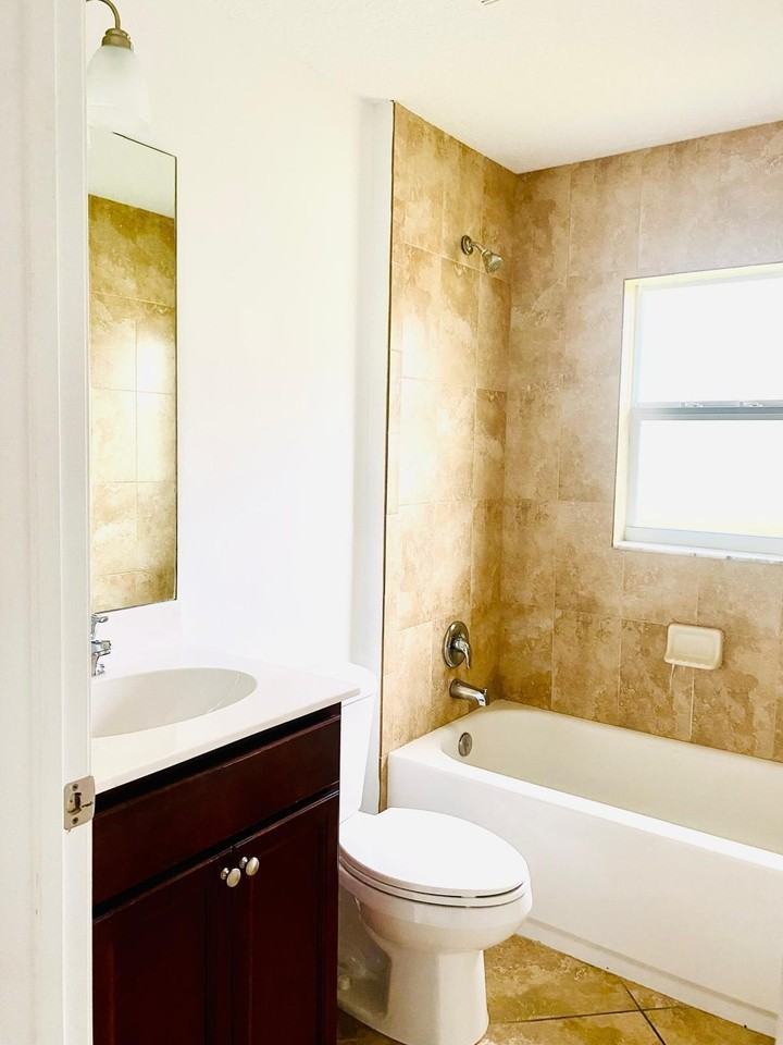 9553 Sea Spray Dr - Photo 5 of 13