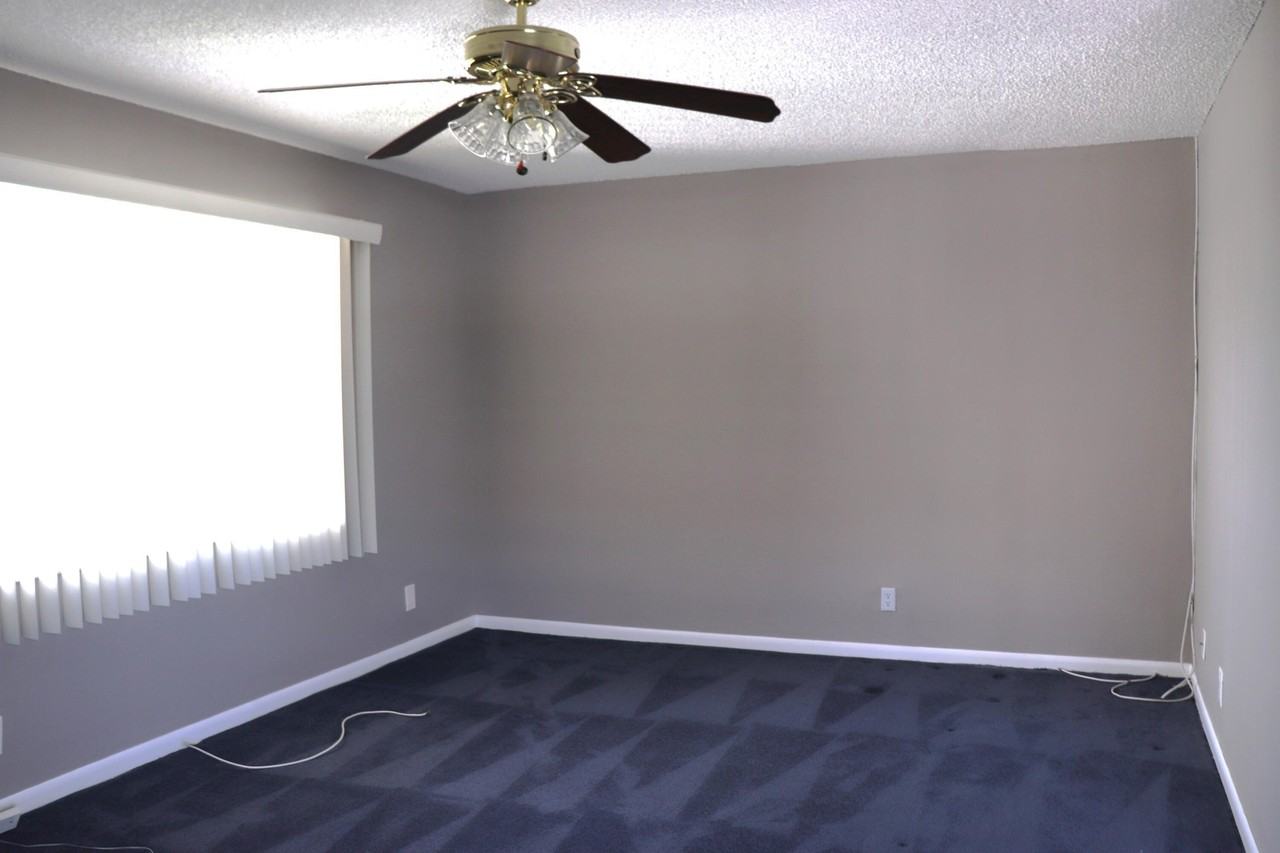 466 Capri Park #J - Photo 2 of 12