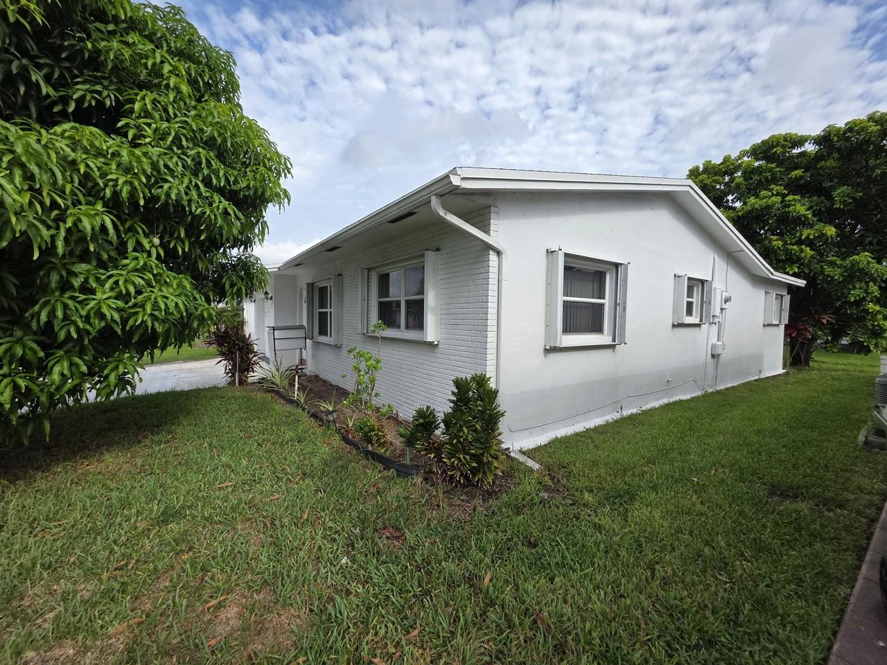 7195 Nw 9th Ct - Photo 2 of 20