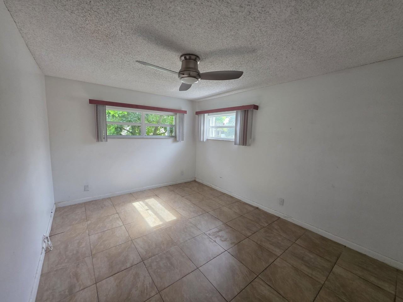 7195 Nw 9th Ct - Photo 7 of 20