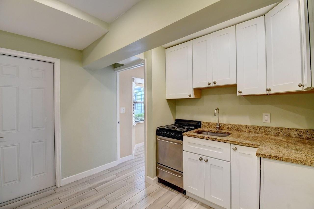 1316 Date Palm Dr #REAR - Photo 2 of 11