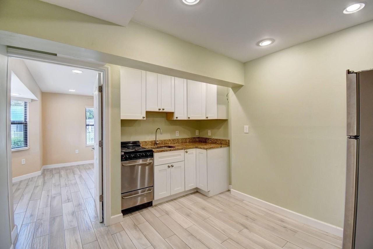 1316 Date Palm Dr #REAR - Photo 3 of 11