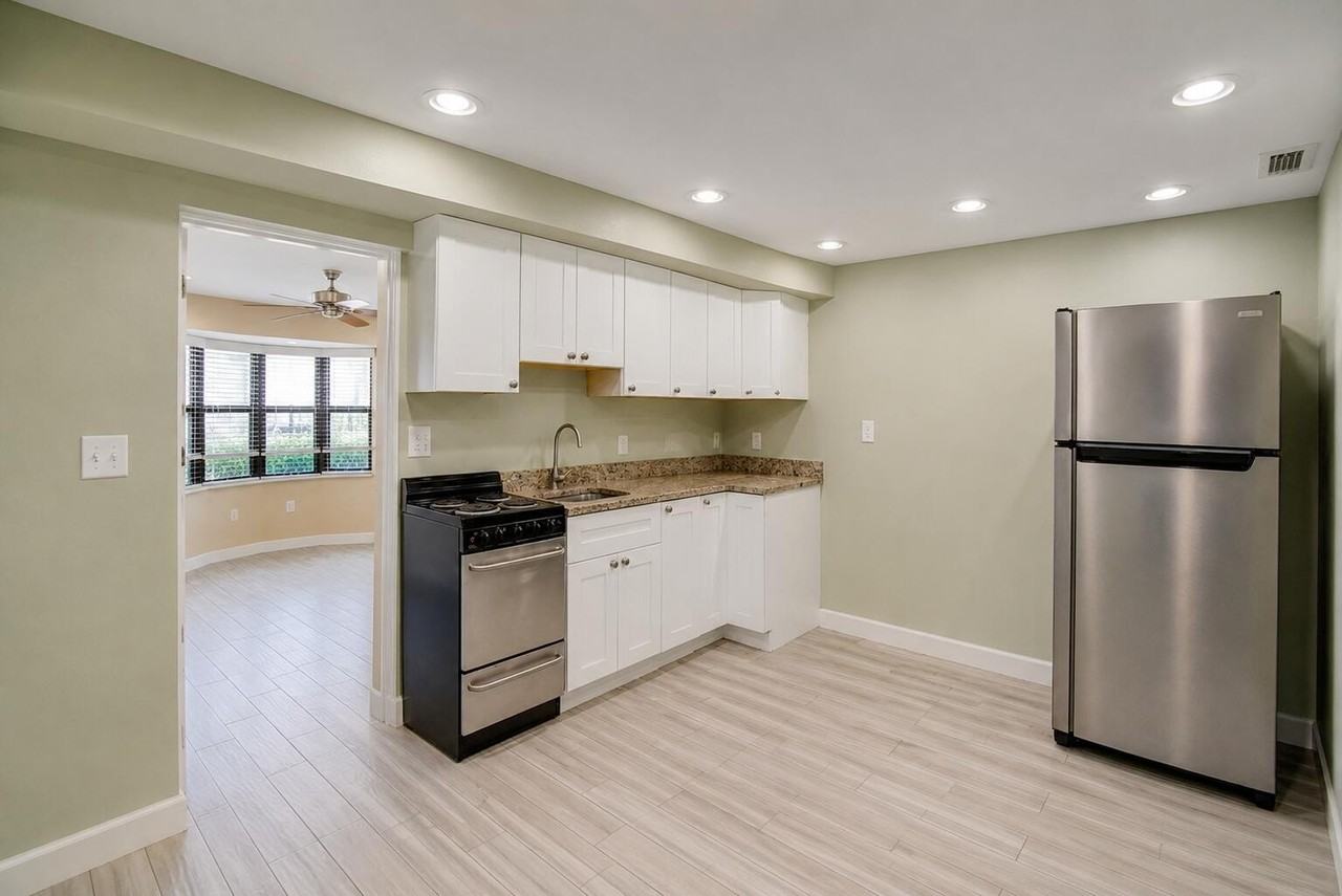 1316 Date Palm Dr #REAR - Photo 4 of 11