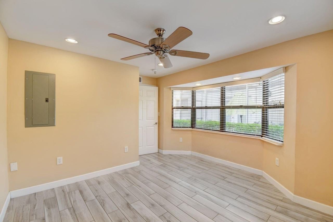 1316 Date Palm Dr #REAR - Photo 5 of 11