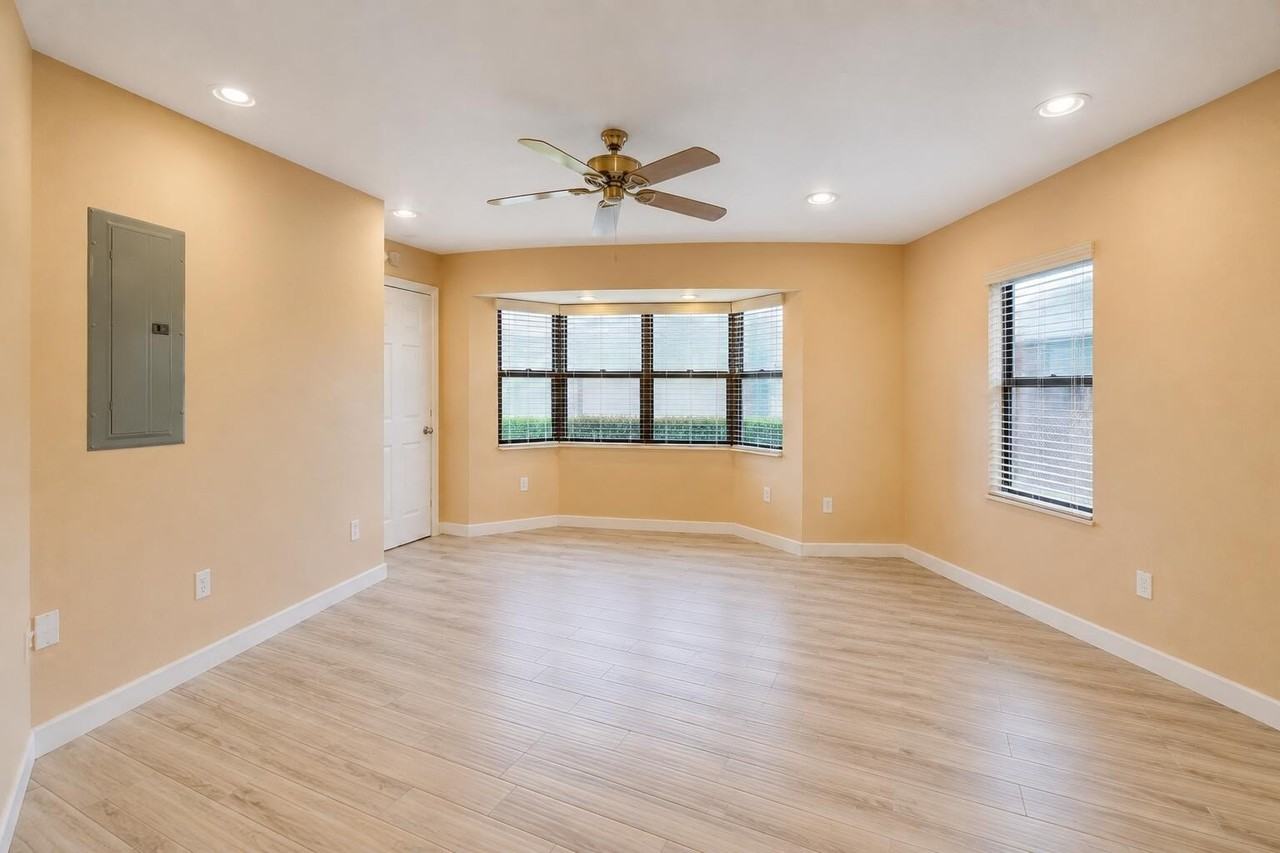 1316 Date Palm Dr #REAR - Photo 7 of 11