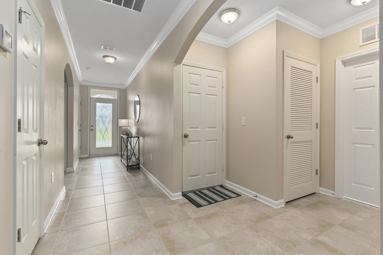 1810 Sw Capehart Ave - Photo 7 of 29
