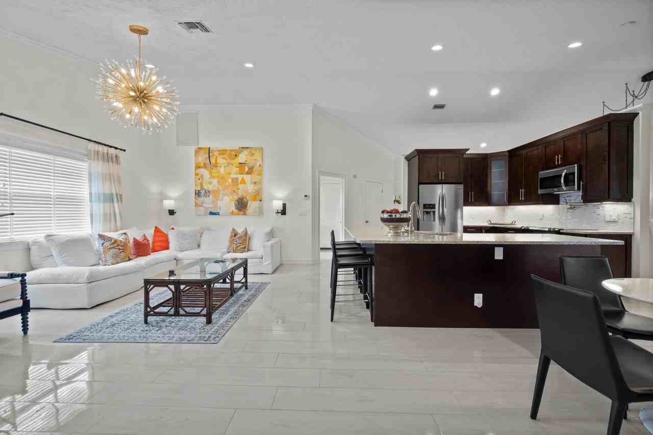 13741 Sheffield St - Photo 3 of 32