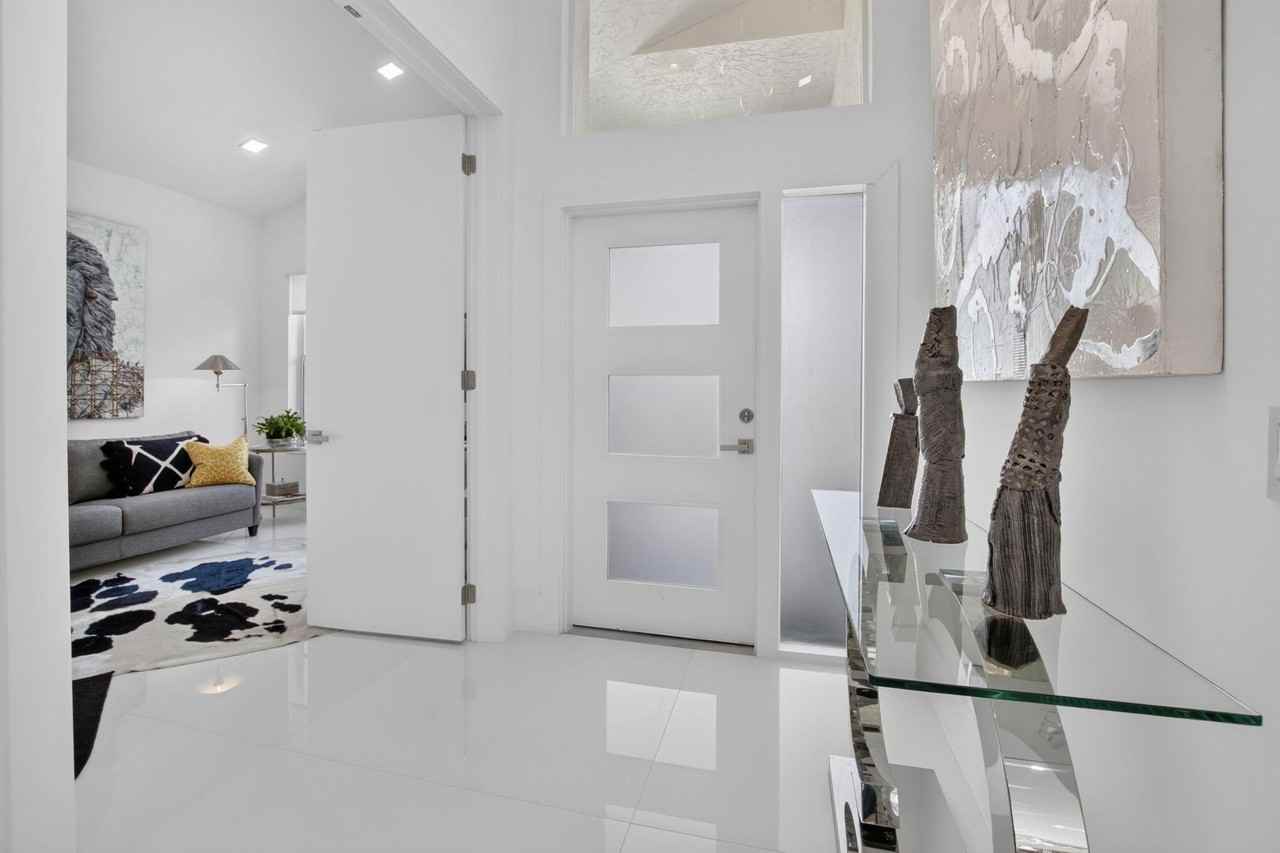 5372 Nw 21st Ave - Photo 7 of 50