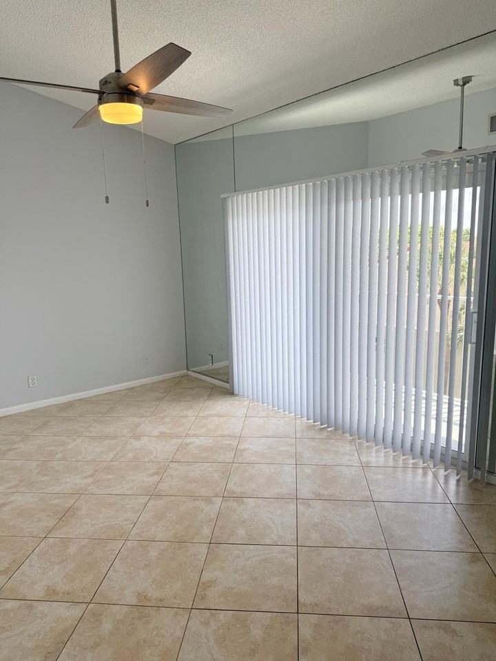 2351 Ne 14th Street Cswy #537 - Photo 5 of 44